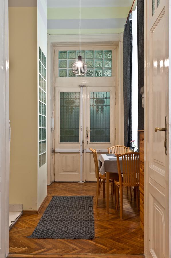 Capital Center Apartments Uelloi Budapest Bagian luar foto