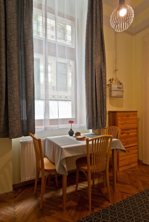 Capital Center Apartments Uelloi Budapest Bagian luar foto